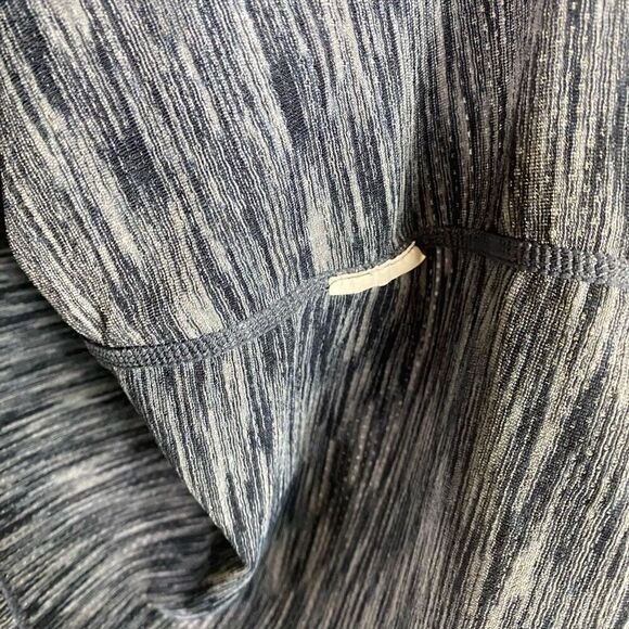 Zyia Navy Space Dye Long Sleeve Split Open Back Athletic Shirt Size M - Picture 4 of 5